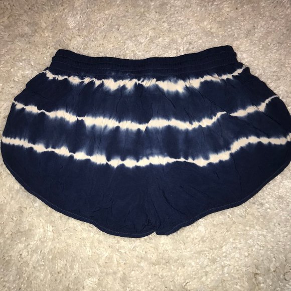 Beach shorts - Picture 2 of 2